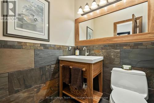 68 Lees Road, Mckellar, ON - Indoor Photo Showing Bathroom