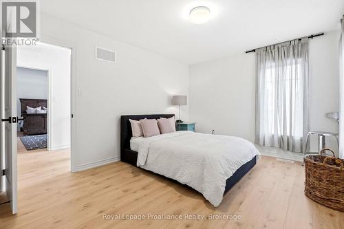 998 Trailsview Avenue, Cobourg, ON - Indoor Photo Showing Bedroom