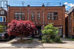 121R FERMANAGH AVENUE  Toronto, ON M6R 1M1