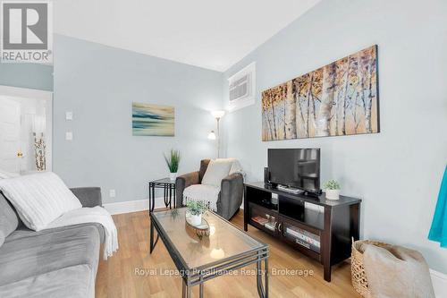 48 Meadow View Lane, Prince Edward County (Athol Ward), ON - Indoor Photo Showing Living Room