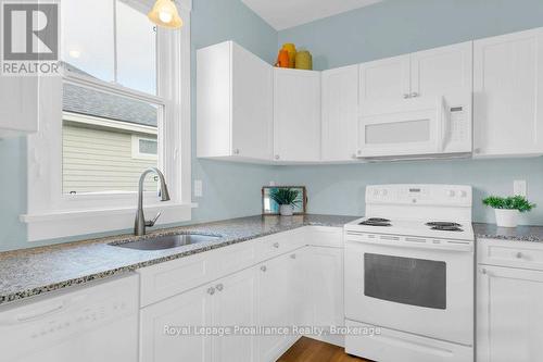 48 Meadow View Lane, Prince Edward County (Athol Ward), ON - Indoor Photo Showing Kitchen
