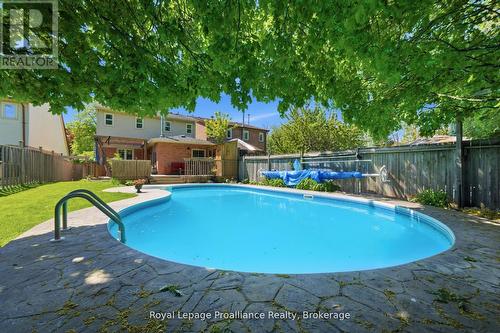 4 HENDERSON DRIVE  Whitby (Pringle Creek), ON L1N 7Y2