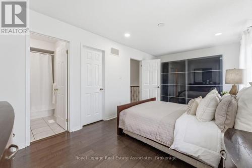 647 Courtney Valley Road, Mississauga, ON - Indoor Photo Showing Bedroom