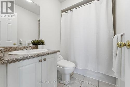 647 Courtney Valley Road, Mississauga, ON - Indoor Photo Showing Bathroom