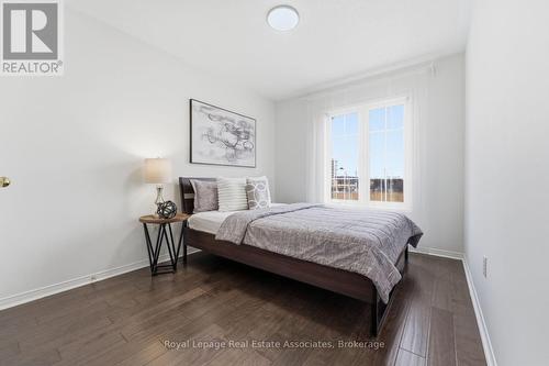 647 Courtney Valley Road, Mississauga, ON - Indoor Photo Showing Bedroom