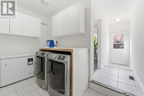 647 Courtney Valley Road, Mississauga, ON - Indoor Photo Showing Laundry Room