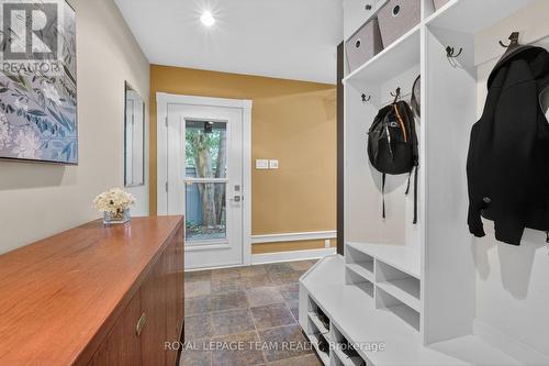 31 Wendover Avenue, Ottawa, ON - Indoor Photo Showing Laundry Room