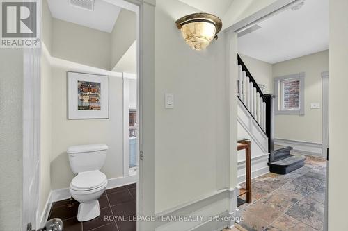 31 Wendover Avenue, Ottawa, ON - Indoor Photo Showing Bathroom