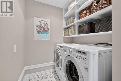 31 Wendover Avenue, Ottawa, ON - Indoor Photo Showing Laundry Room