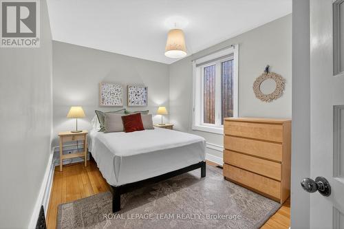 31 Wendover Avenue, Ottawa, ON - Indoor Photo Showing Bedroom