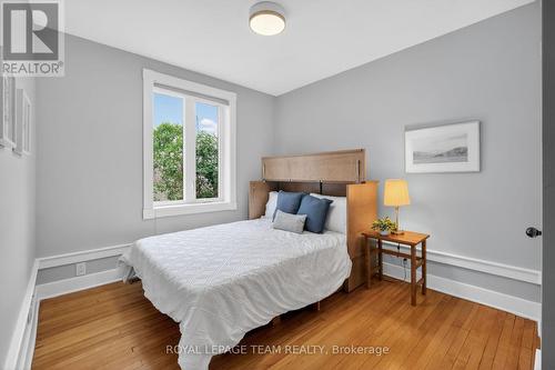 31 Wendover Avenue, Ottawa, ON - Indoor Photo Showing Bedroom