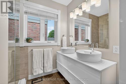31 Wendover Avenue, Ottawa, ON - Indoor Photo Showing Bathroom