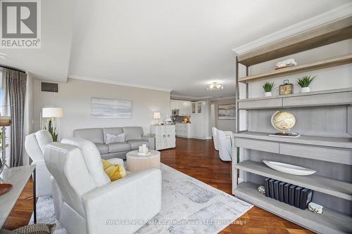 1001 - 1201 North Shore Boulevard E, Burlington (Brant), ON - Indoor Photo Showing Living Room