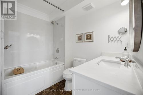 1001 - 1201 North Shore Boulevard E, Burlington (Brant), ON - Indoor Photo Showing Bathroom