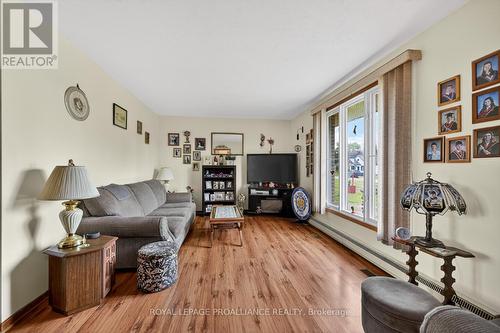 184 Shanly Road, Edwardsburgh/Cardinal, ON - Indoor Photo Showing Living Room