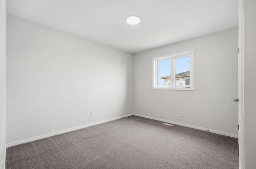 113 Point Pleasant Place, Winnipeg, MB - Indoor Photo Showing Other Room