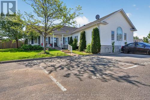 402 - 325 Densmore Road, Cobourg, ON - Outdoor