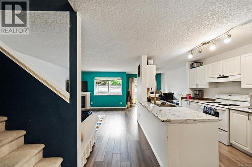 28 717 Aspen Rd, Comox, BC - Indoor Photo Showing Kitchen