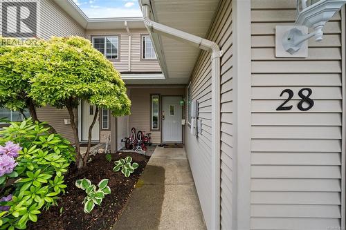 28 717 Aspen Rd, Comox, BC - Outdoor