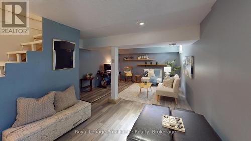 192 Pine Street, Belleville (Belleville Ward), ON - Indoor Photo Showing Living Room