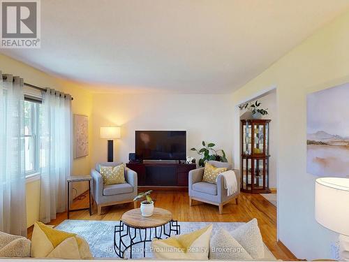 192 Pine Street, Belleville (Belleville Ward), ON - Indoor Photo Showing Living Room
