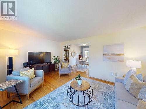 192 Pine Street, Belleville (Belleville Ward), ON - Indoor Photo Showing Living Room
