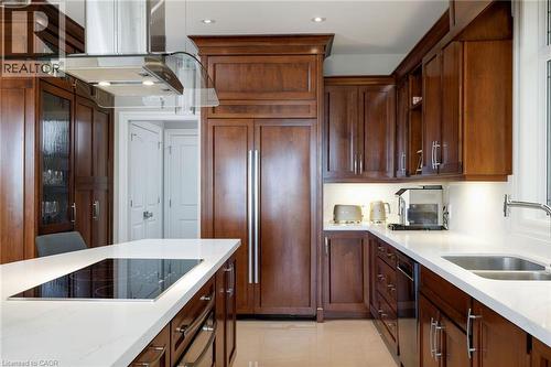 61 Lake Street Unit# 3, Grimsby, ON - Indoor Photo Showing Kitchen With Double Sink