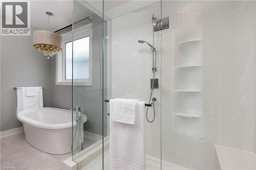 61 Lake Street Unit# 3, Grimsby, ON - Indoor Photo Showing Bathroom