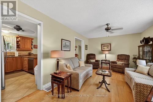 8 Bernard Crescent, Augusta, ON - Indoor Photo Showing Living Room