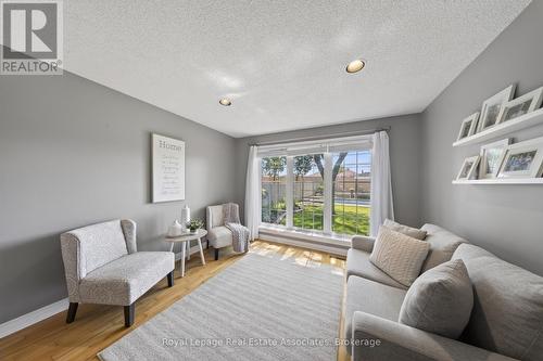 48 Hudson Drive, Brampton, ON - Indoor Photo Showing Living Room