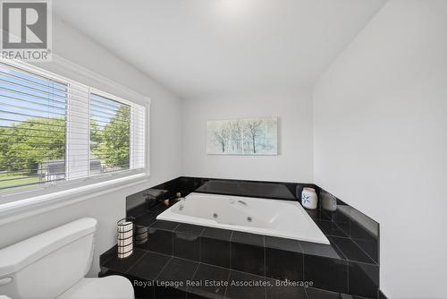 48 Hudson Drive, Brampton, ON - Indoor Photo Showing Bathroom