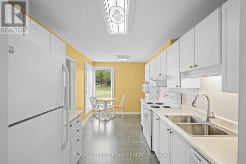 13 Arbor Ridge, Ottawa, ON - Indoor Photo Showing Kitchen With Double Sink
