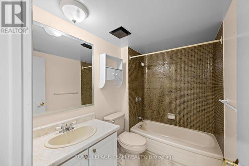 13 Arbor Ridge, Ottawa, ON - Indoor Photo Showing Bathroom