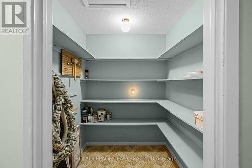 13 Arbor Ridge, Ottawa, ON - Indoor With Storage