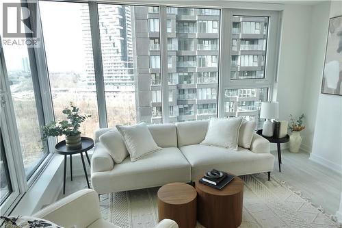 1 Quarrington Lane Unit# 1004, Toronto, ON - Indoor Photo Showing Living Room