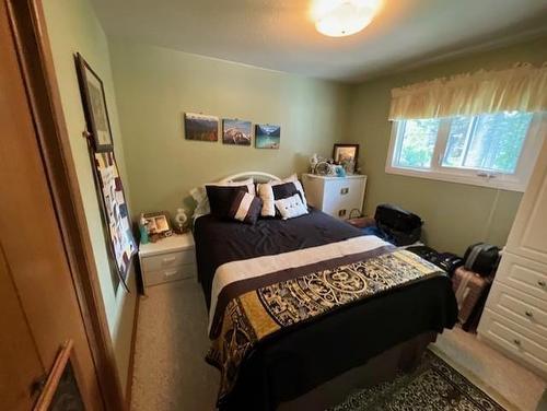 90 Mooswa Drive, Onanole, MB - Indoor Photo Showing Bedroom