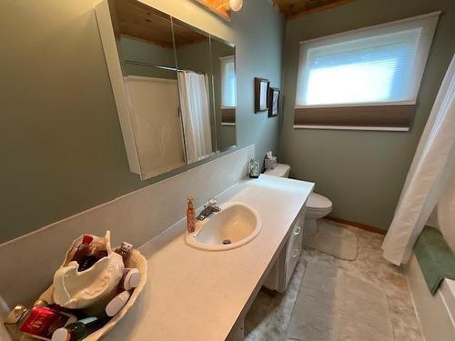 90 Mooswa Drive, Onanole, MB - Indoor Photo Showing Bathroom