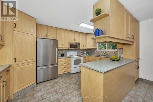 31 Aylen Avenue, Ottawa, ON - Indoor Photo Showing Kitchen
