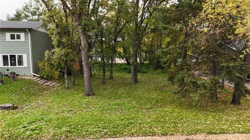 located on a quiet cul-du-sac - 0 14Th Street Nw, Portage La Prairie, MB 