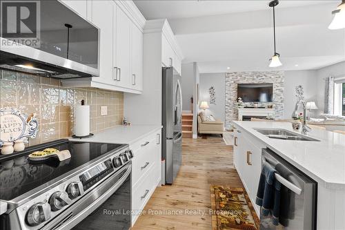 90 Barley Trail, Stirling-Rawdon (Stirling Ward), ON - Indoor Photo Showing Kitchen With Double Sink With Upgraded Kitchen