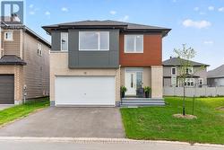 16 STANZEL DRIVE  Carleton Place, ON K7C 0H8
