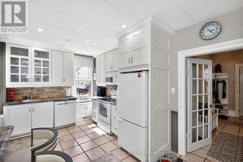 615 Bay Street, Midland, ON - Indoor Photo Showing Kitchen