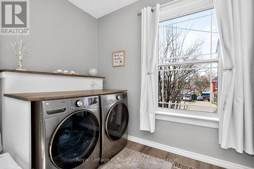 615 Bay Street, Midland, ON - Indoor Photo Showing Laundry Room