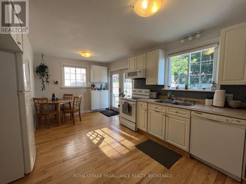 7 Third Avenue, Kingston (East Of Sir John A. Blvd), ON - Indoor Photo Showing Kitchen With Double Sink
