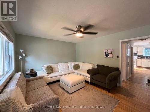 7 Third Avenue, Kingston (East Of Sir John A. Blvd), ON - Indoor Photo Showing Living Room