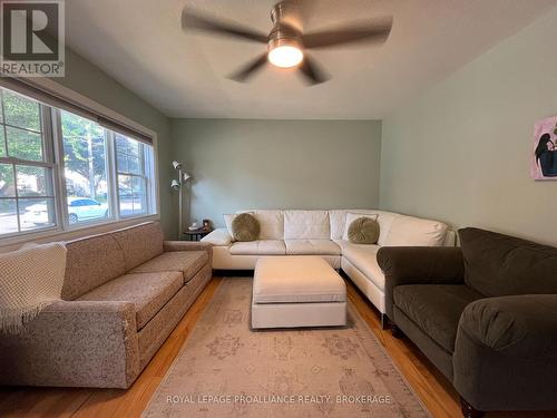 7 Third Avenue, Kingston (East Of Sir John A. Blvd), ON - Indoor Photo Showing Living Room