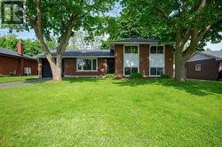 19 TAYLOR AVENUE  Cambridge, ON N1R 5M1