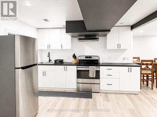 442 Scenic Drive, London South (South J), ON - Indoor Photo Showing Kitchen
