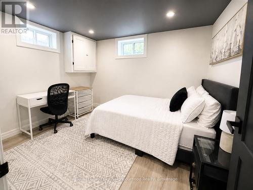 442 Scenic Drive, London South (South J), ON - Indoor Photo Showing Bedroom