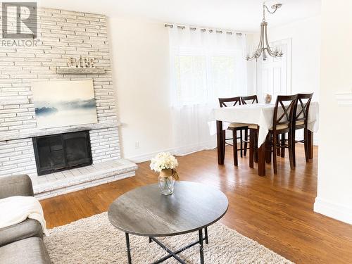 442 Scenic Drive, London South (South J), ON - Indoor Photo Showing Living Room With Fireplace